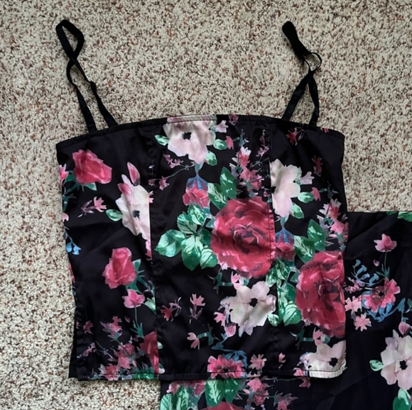 Lioness silky floral set - Picture 6 of 8